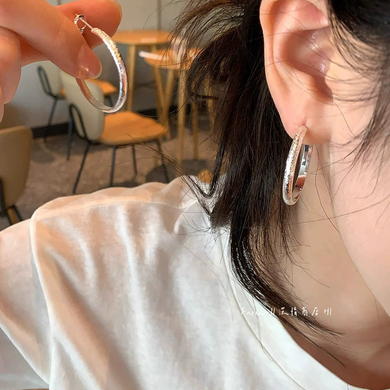 E6802 aretes de anillo K-mat blanco