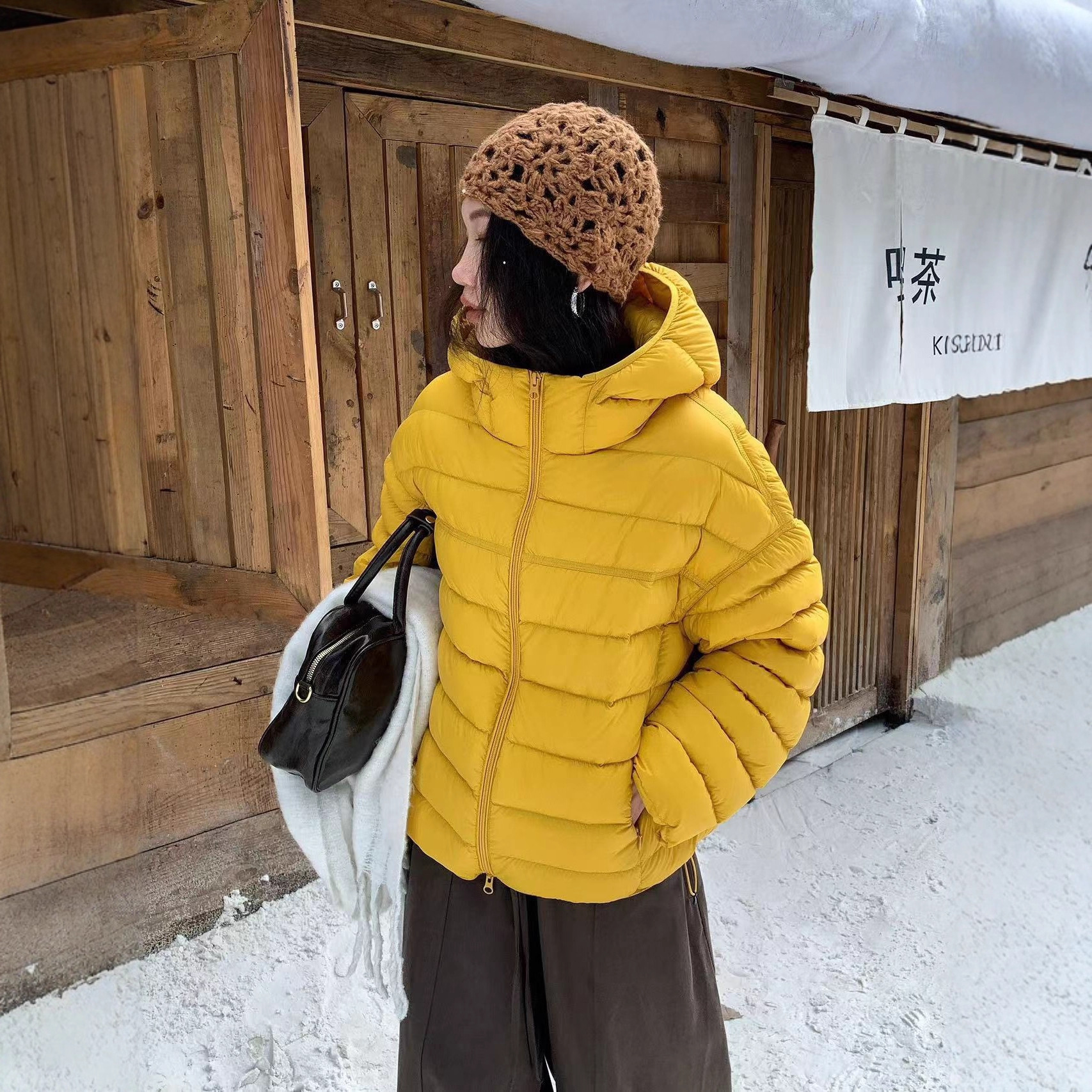 90白鸭绒排骨羽绒服2025冬新款超好看轻薄连帽保暖短款外套女面包