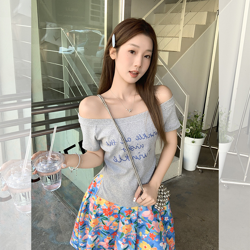 Super good-looking flower gray word oblique collar off-shoulder hot girl short sleeve T-shirt women's summer letter printing design beautiful top