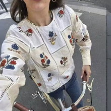 法式刺绣衬衣2025年减龄拼接格子设计感衬衫精致碎花刺绣圆领上衣