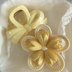 日韓の風情の黄色クリームの花は優雅な髪飾りの女性の多元化の髪形をつかんでかわいいです。