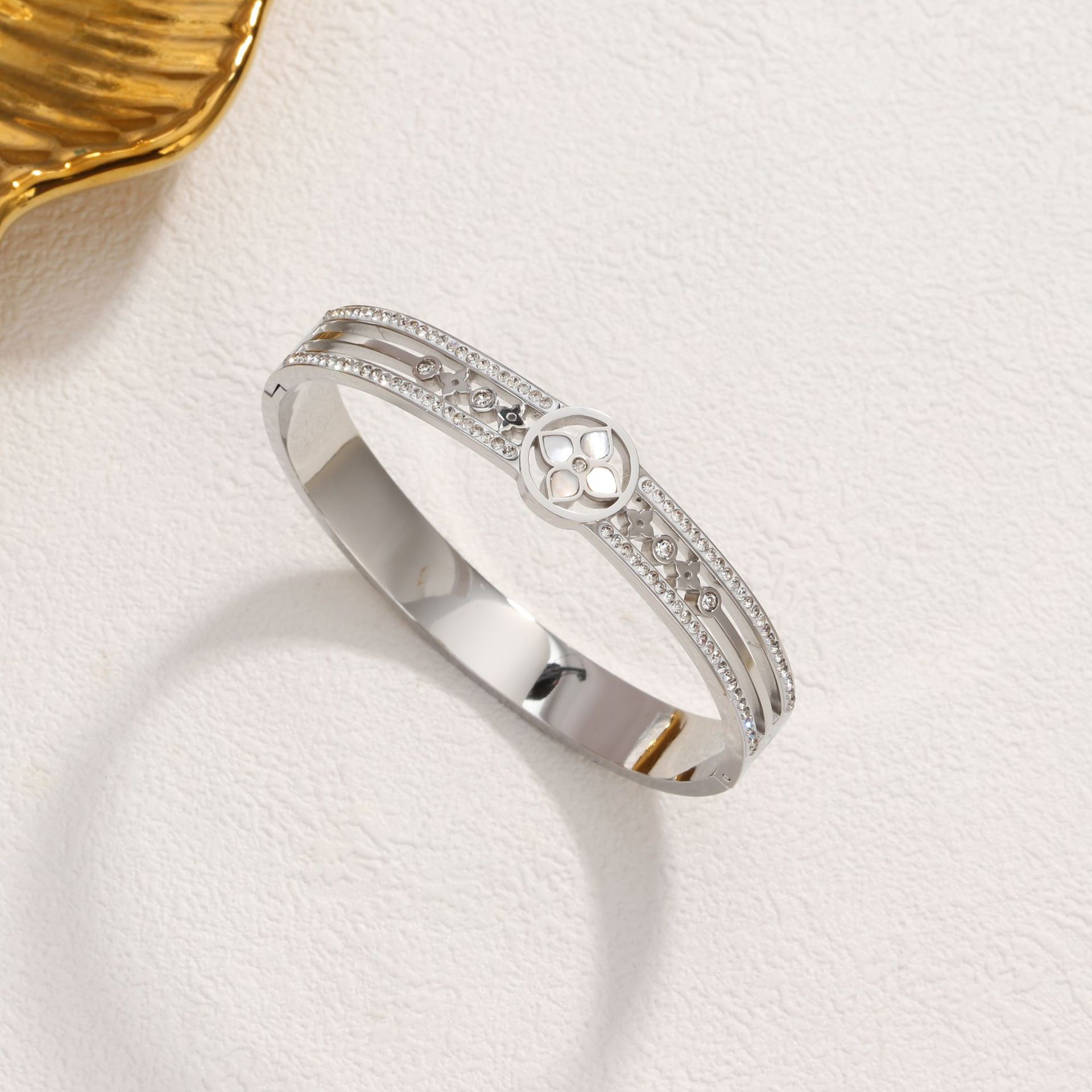 29 쉘 플라워 팔찌 스틸 컬러