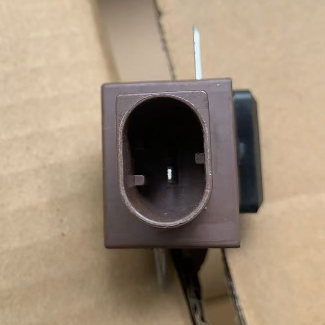 Directly supplied by the manufacturer, car generator electronic regulator IFX7850 47700-1T06 car electronic regulator