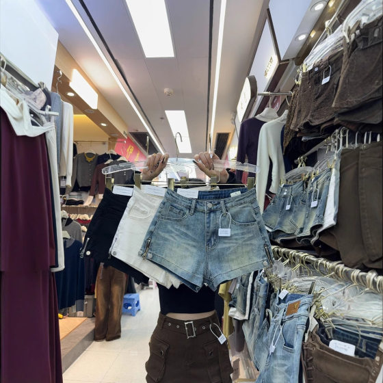 File real pictures 2025 high waist A Denim shorts women's hot girls slim high waist hip tight hot pants