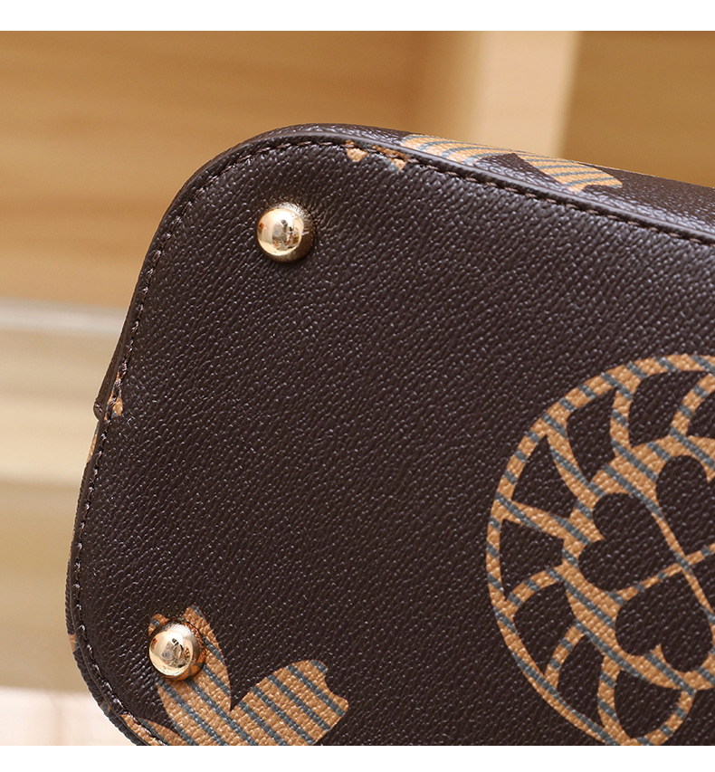 2023 New Hot Selling Love Sunday Women's Bag Versatile Printed Temperament Handbag Large Capacity Shoulder Bag_voghion.com