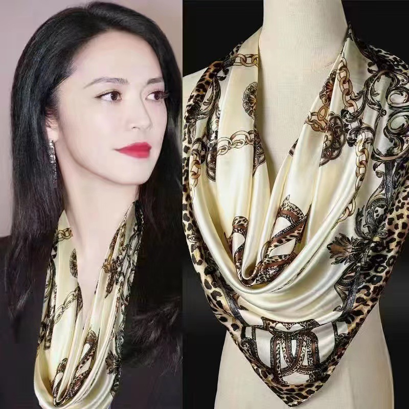 90 스퀘어 [레오파드 체인-베이지]