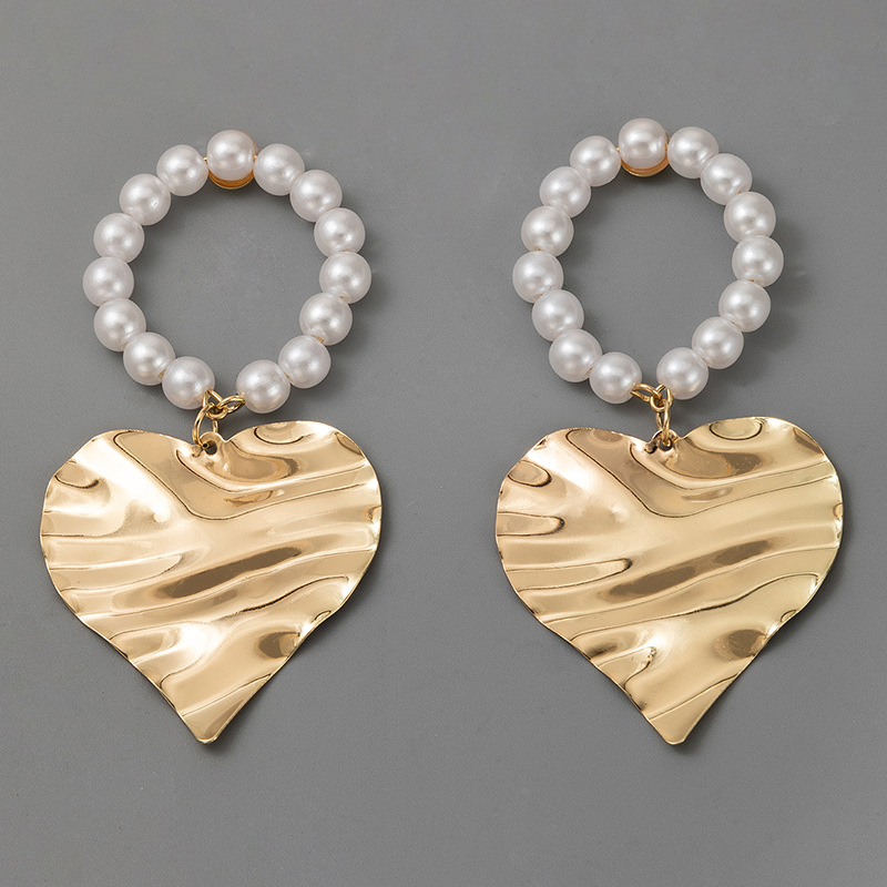 Heart Circle Pearl Earrings display picture 5