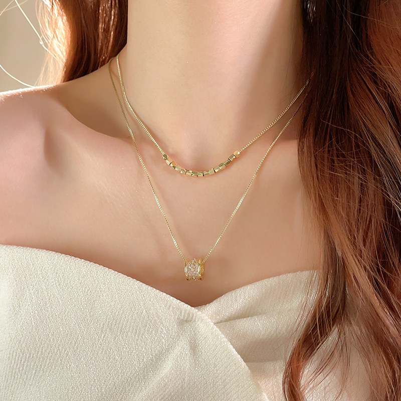 Double-layered necklace for women, 2026 new model, light luxury niche, unique and beautiful collarbone chain neck accessory