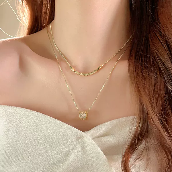 Double-layered necklace for women, 2026 new model, light luxury niche, unique and beautiful collarbone chain neck accessory