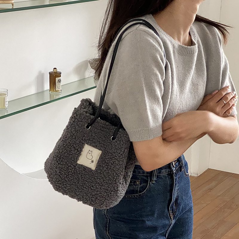 包包女包新款2020秋冬 羊羔毛毛絨單肩包 韓版時尚水桶包