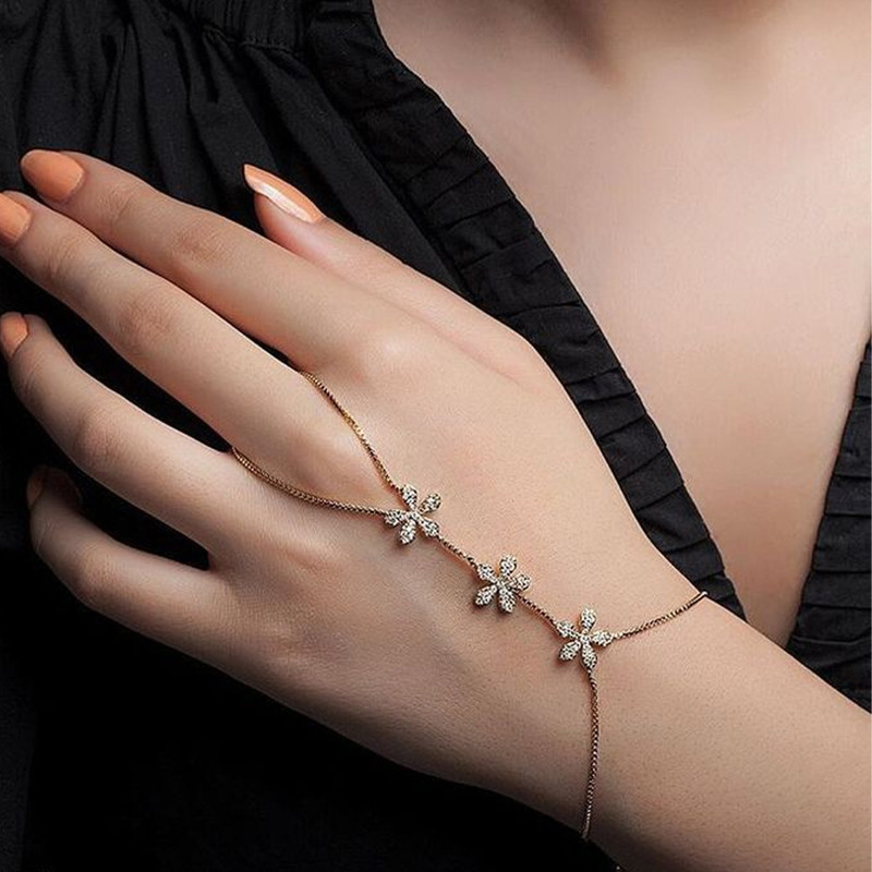 European and American Hot-Selling Paper Clip Finger Bracelet Simple Flower Bracelet Prom Party Rhinestone Bracelet Bracelet