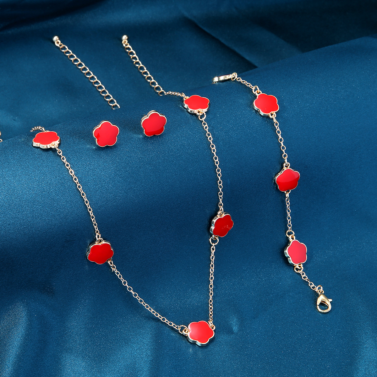 跨境热卖五瓣花耳钉手链项链套装欧美时尚幸运五叶花手链厂家直供