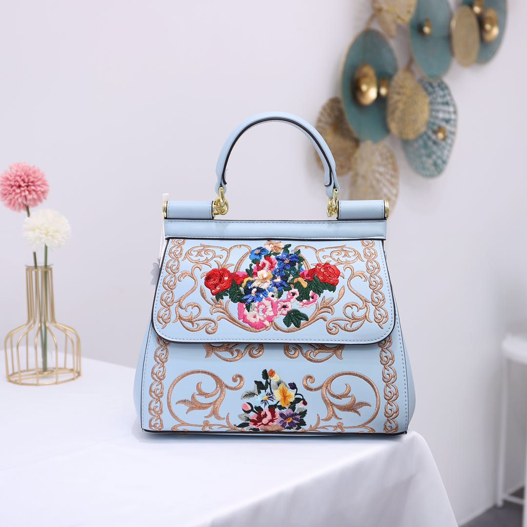 Women's Medium All Seasons Pu Leather Flower Fashion Embroidery Square Flip Cover Handbag display picture 5