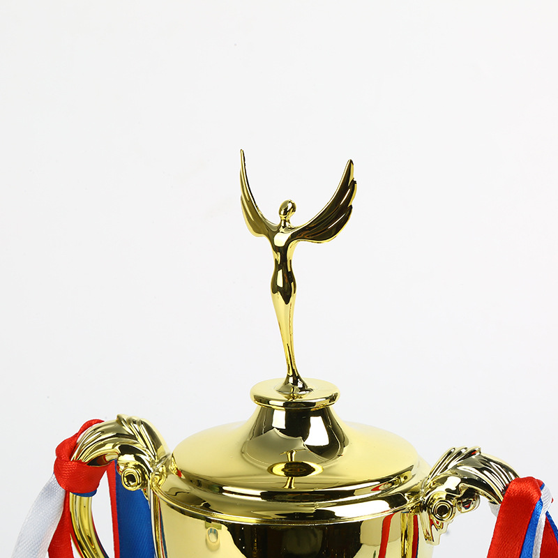 Inventario de trofeos de plástico pequeños adornos para niños incentivar regalos de plástico proceso galvanizado trofeos personalizados en blanco sentido superior