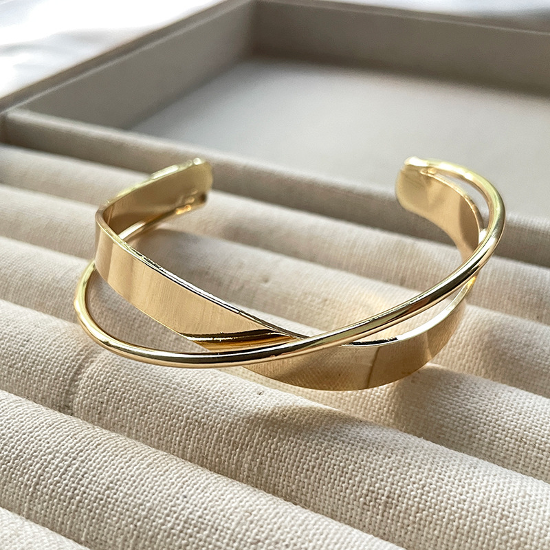Personalised Open Geometric Cross Bracelet For Women Elegant_voghion.com
