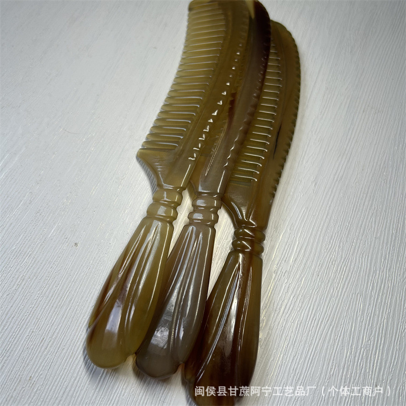 Horn Comb Gua Sha Board 18cm Thick Ox Horn Hair Comb for Men Travel Smooth Styling key features