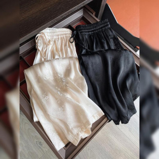 һ��β�μ��˾��洹�д������ѝŮ���ɰ�ɫ�ỨֱͲ���z�Lѝ