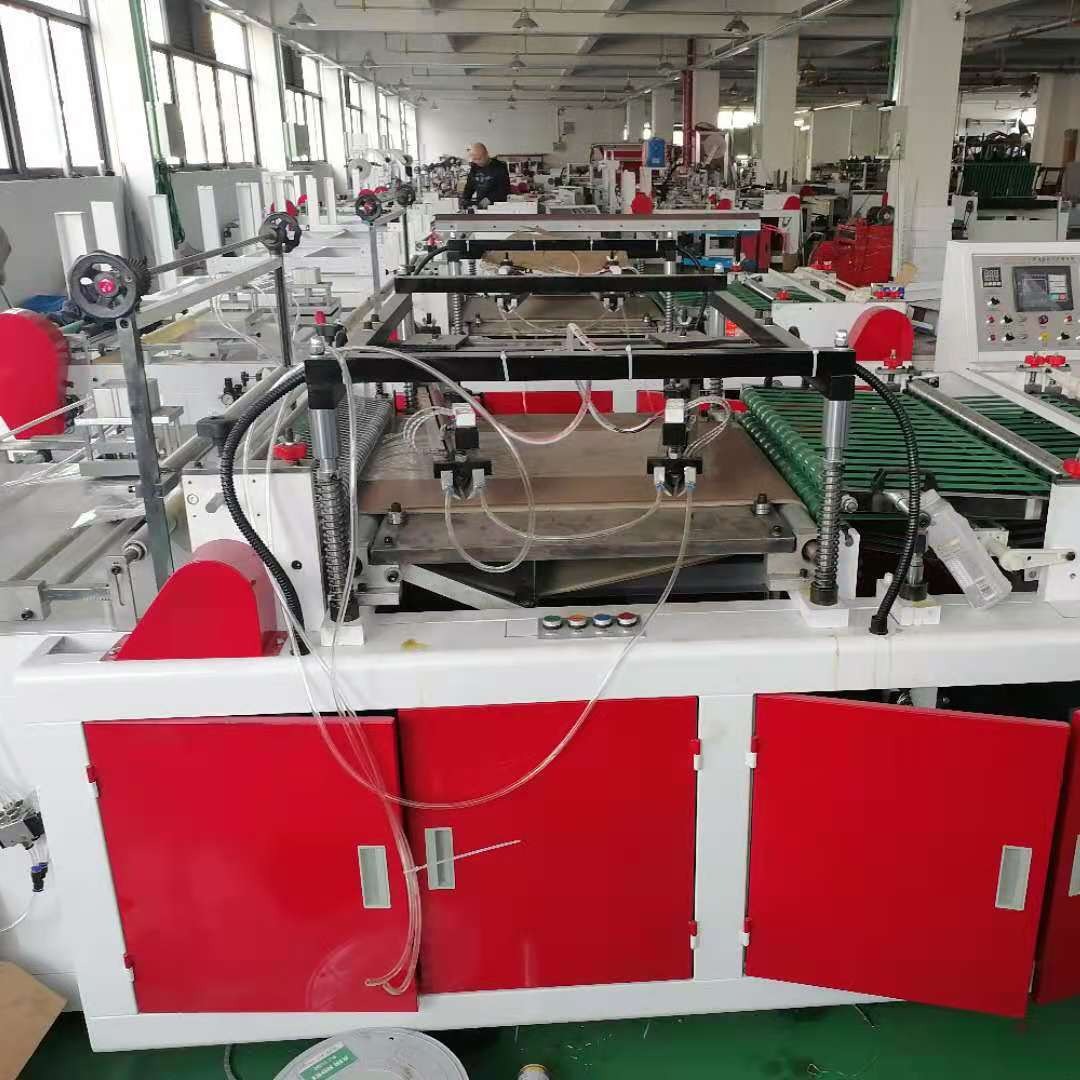 供应电脑控制双层薄膜封切制袋机，双层冷切制袋机