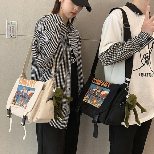 New casual crossbody bag wholesale fashion cool student messenger bag men and women street large capacity nylon shoulder bag