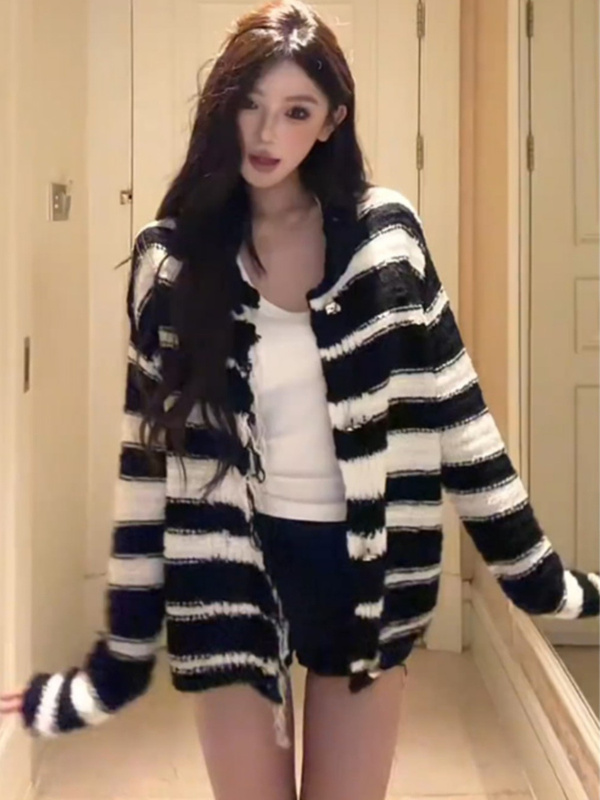 巨好看轻熟上衣早秋新款黑白条纹毛衣外套女宽松上衣针织开衫女装|undefined