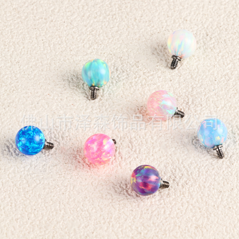 16G labret stud size and finish detail