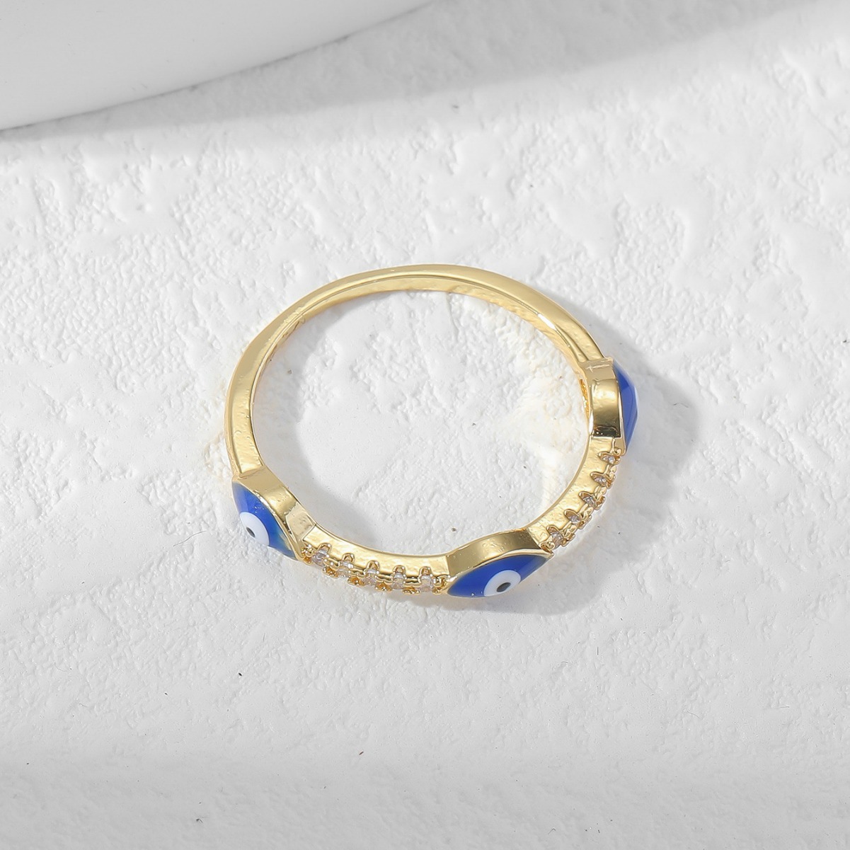 Sparkling Designer Ring For Women, Sleek And Comfortable Jewelry_voghion.com