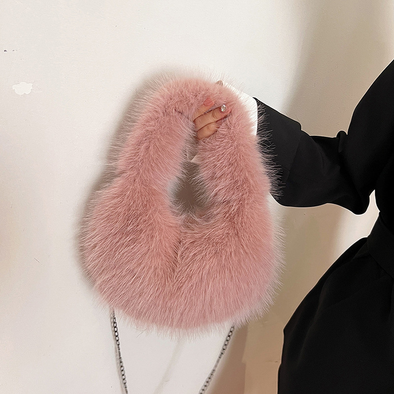 elegant demi-season handheld shoulder bag on chain