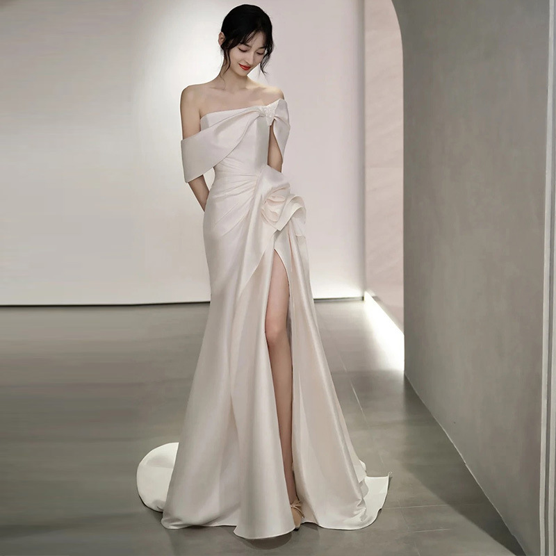 One-Shoulder Light Wedding Dress 2026 Summer New Style Bridal Satin French Simple Elegant Travel Photography Trailing Gown One-Shoulder Light Wedding Dress 2026 Summer New Style Bridal Satin French Simple Elegant Travel Photography Trailing Gown