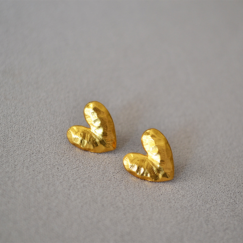 All Seasons Season 1 Pair Elegant Retro Heart Shape Brass Ear Studs
