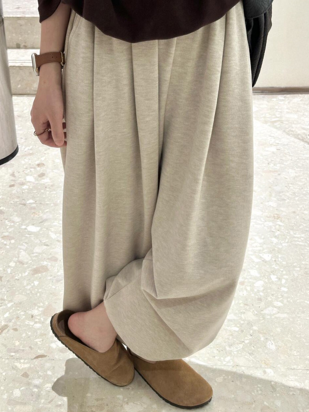 Oatmeal-colored casual pants for women, new autumn style, high-waisted, loose-fitting, slimming, and with a flowing drape, cropped wide-leg pants for plus-size women