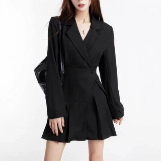 2026春新款设计感黑色西装连衣裙女韩版收腰百褶裙A字短裙西装裙
