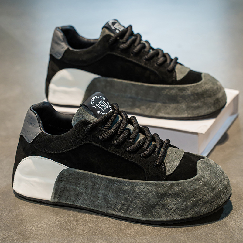 Zapatos de hombre 2025 primavera y otoño nuevo estilo zapatillas de terciopelo anti-cuero tendencia de hombre moda versátil con cordones zapatos deportivos casuales bajos