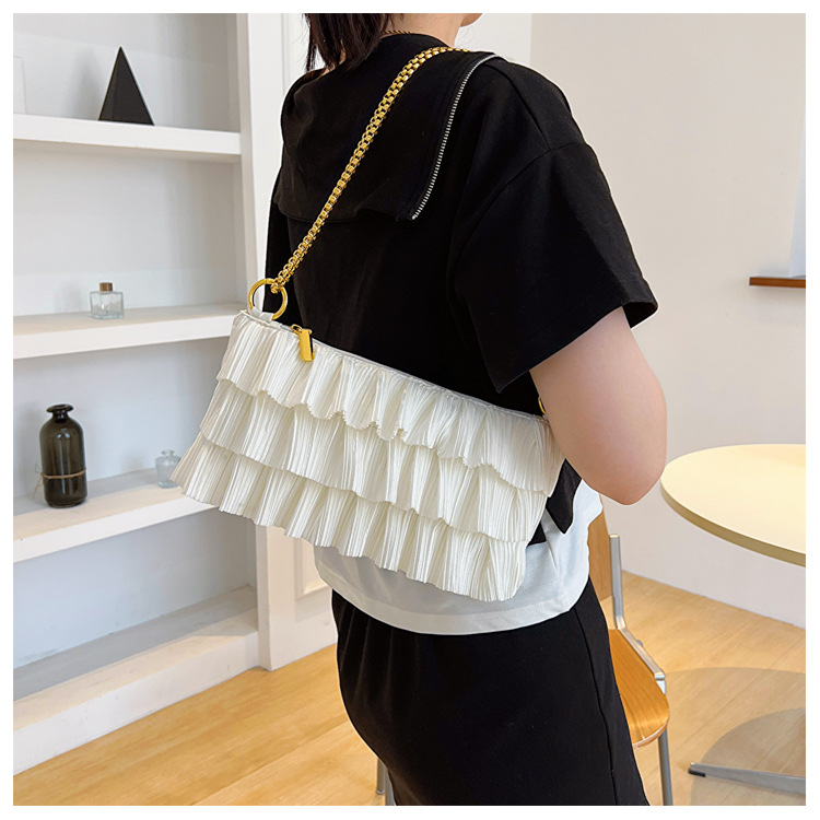 Women's Small All Seasons Polyester Solid Color Classic Style Square Zipper Shoulder Bag display picture 3