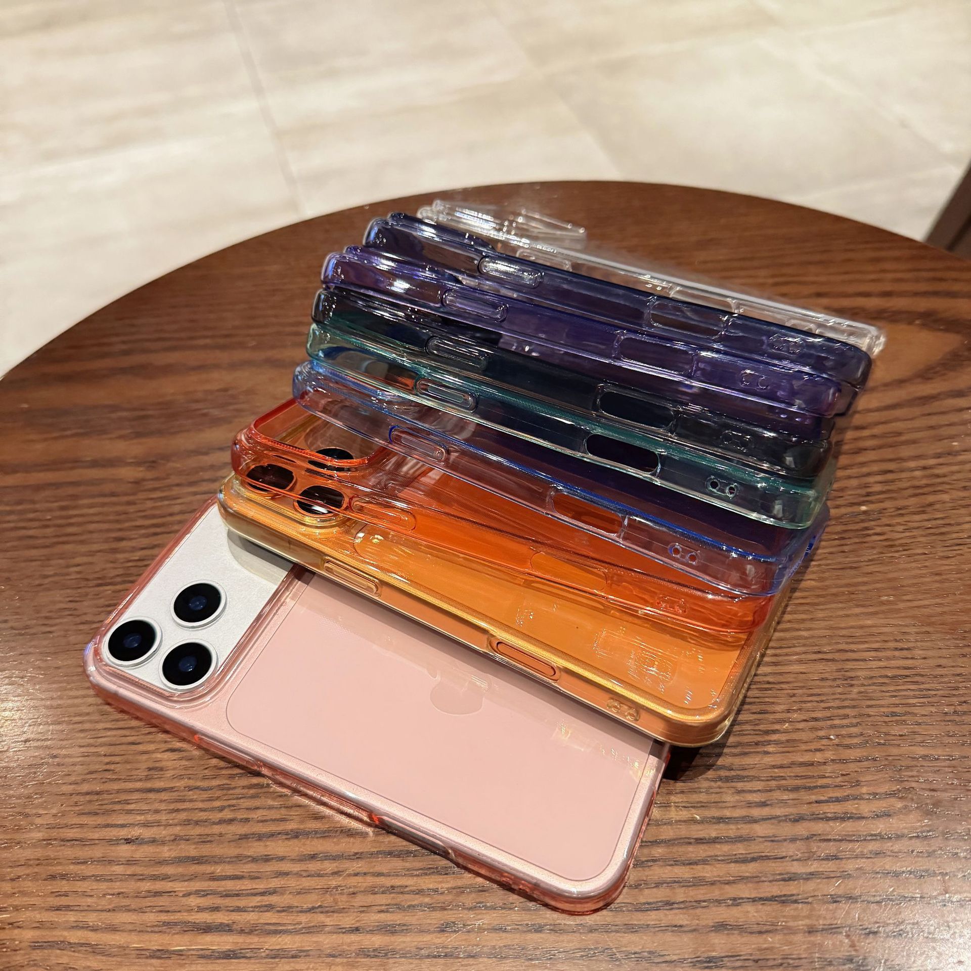 Aplicable para iphone17pro gran agujero tpu grueso caso suave 16pro manzana 16promax caso transparente