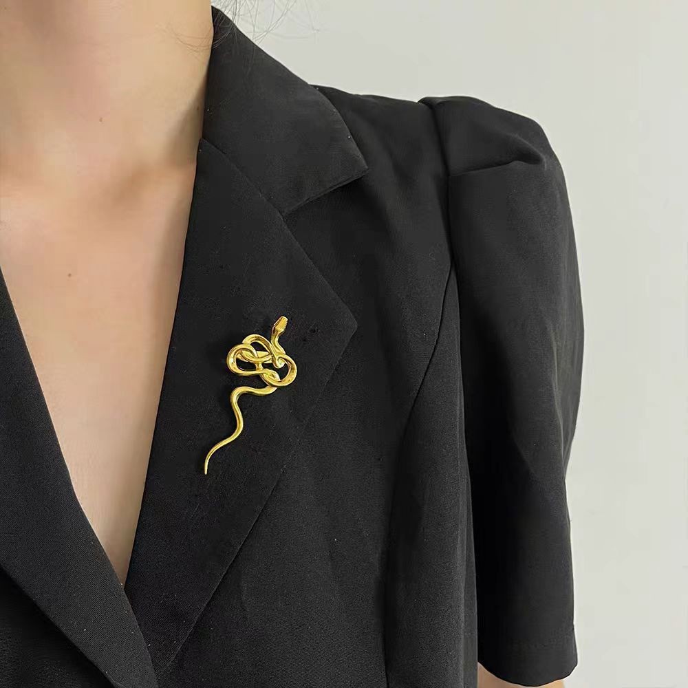 Broche papillon liquide à pompon, légère et luxueuse, style de niche exquis et polyvalent, fleur de poitrine, style doux et frais, personnalité simple_voghion.com