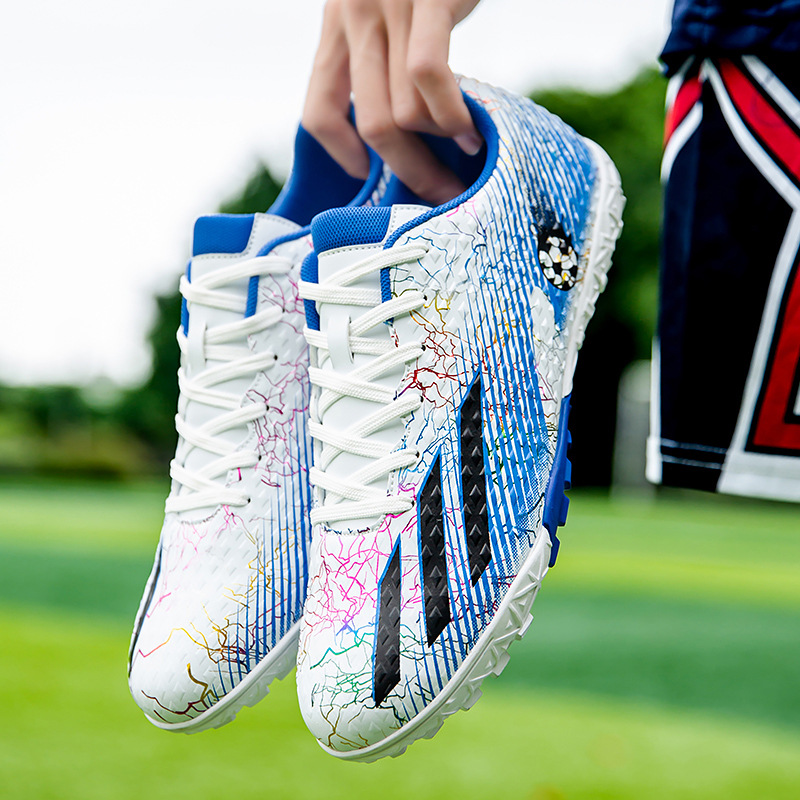 White sapphire blue nails