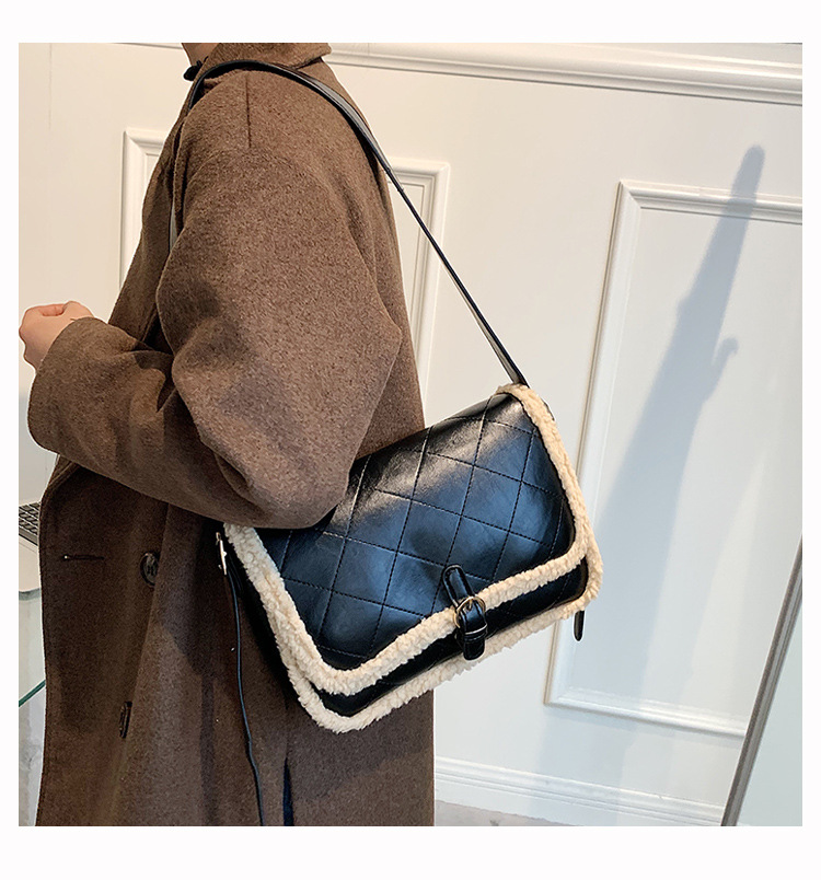 Plush Oily Leather Big Bag For Women 2021 Autumn And Winter New Crossbody Bag Texture Western Style Rhombus Plaid Shoulder Bag Underarm Bag display picture 1