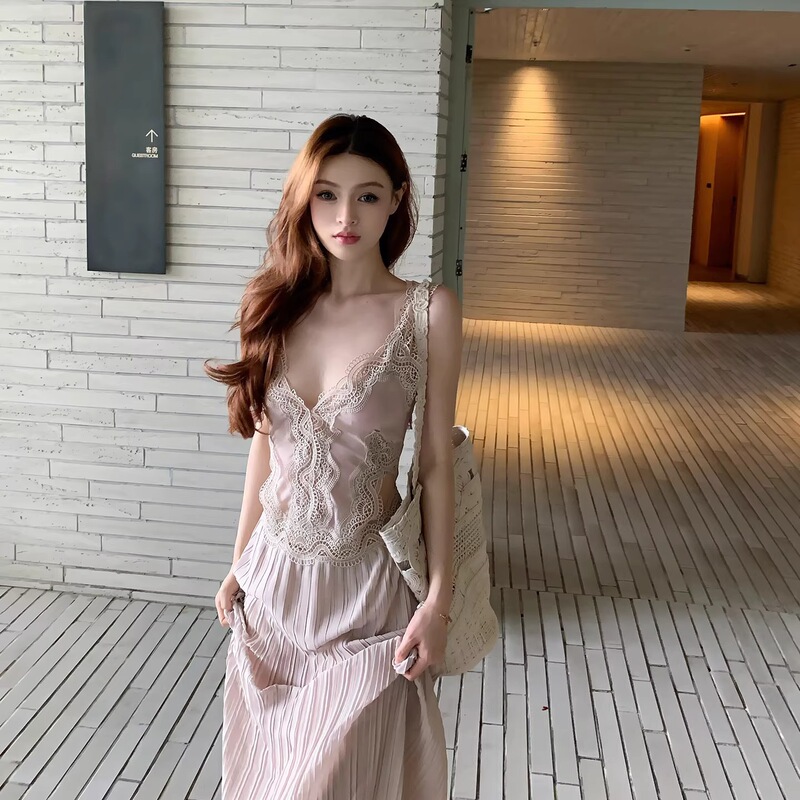 Lienni2026 Spring and Summer New Style Elegant Waist-Slimming Nude Pink Embroidered Pleated Long Suspender Dress for Women Lienni2026 Spring and Summer New Style Elegant Waist-Slimming Nude Pink Embroidered Pleated Long Suspender Dress for Women