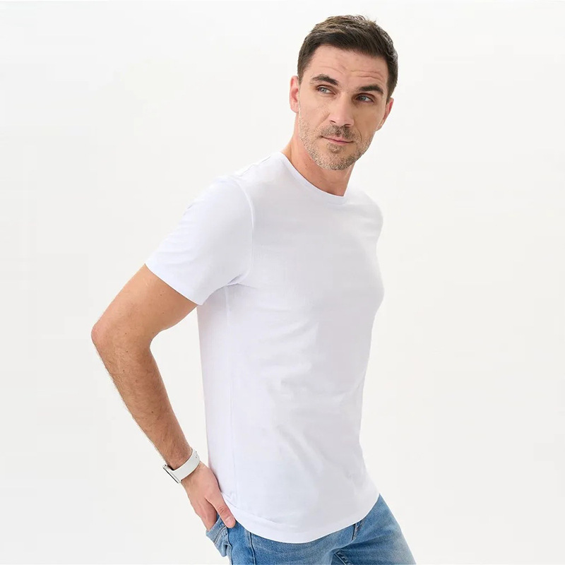 Camiseta de algodón de manga corta para hombres transpirable de color sólido cuello redondo soporte de logotipo personalizado camiseta publicitaria camiseta camiseta