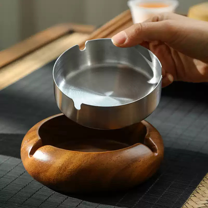 木製の個性的な円形の灰皿の創意的なレトロなホテルの家庭用灰皿の転倒防止の大きいサイズのネットカフェのバー|undefined