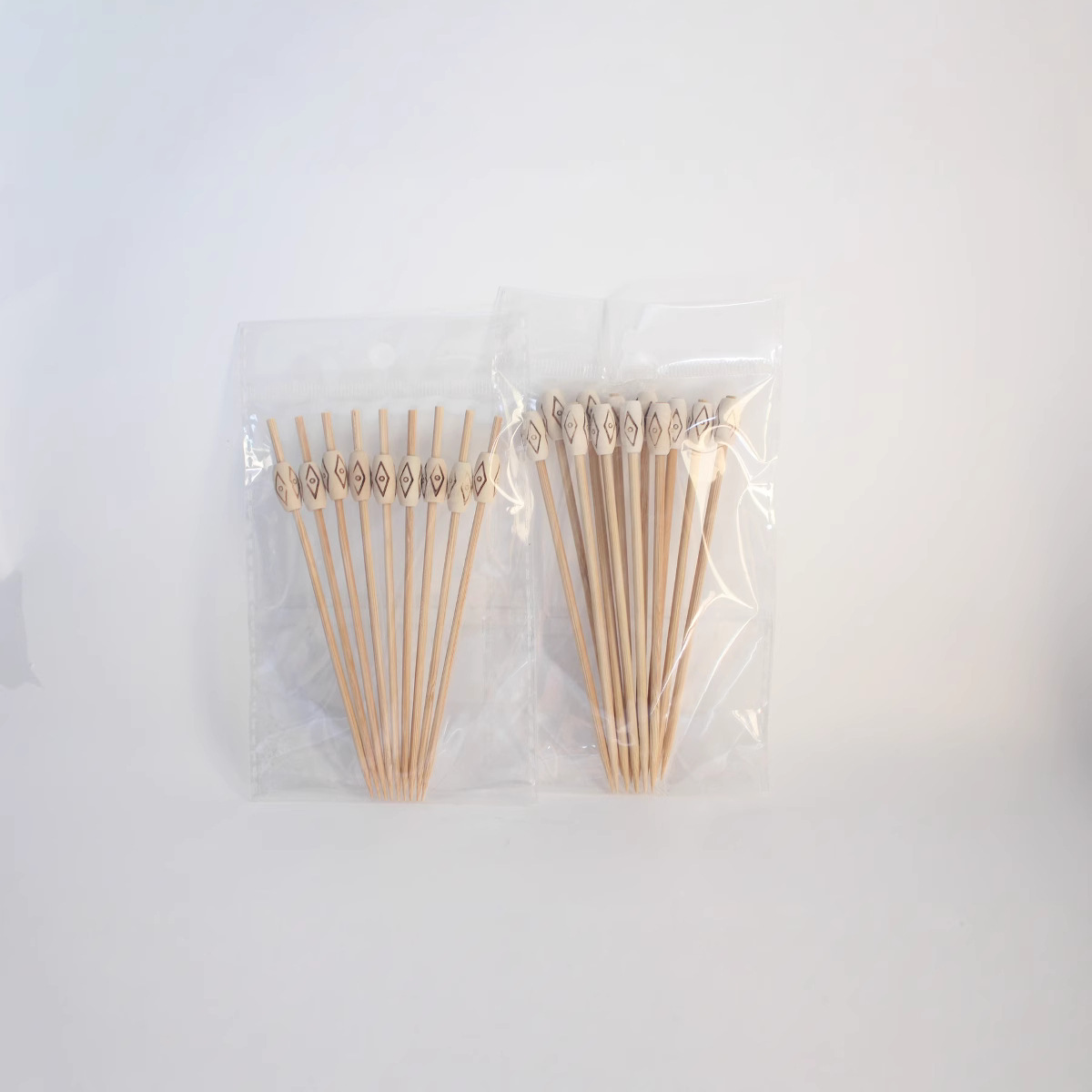 Venta al por mayor cabeza plana cabeza cintura tambor desechable fruta palo de bambú creativo palo decorativo grabado flor caliente palillo hamburguesa punto