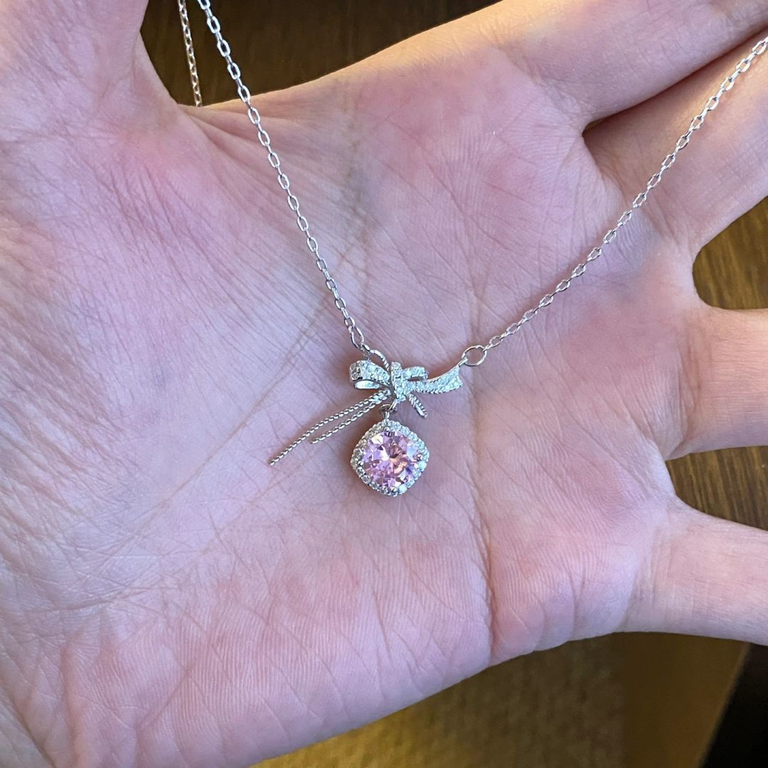 Sweet Light Pink Sugar Cube Irregular Bow Necklace for Women Super Shiny Exquisite Simple Versatile Clavicle Chain