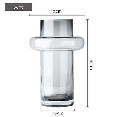 작은 허리 작은 초대형 연기 회색