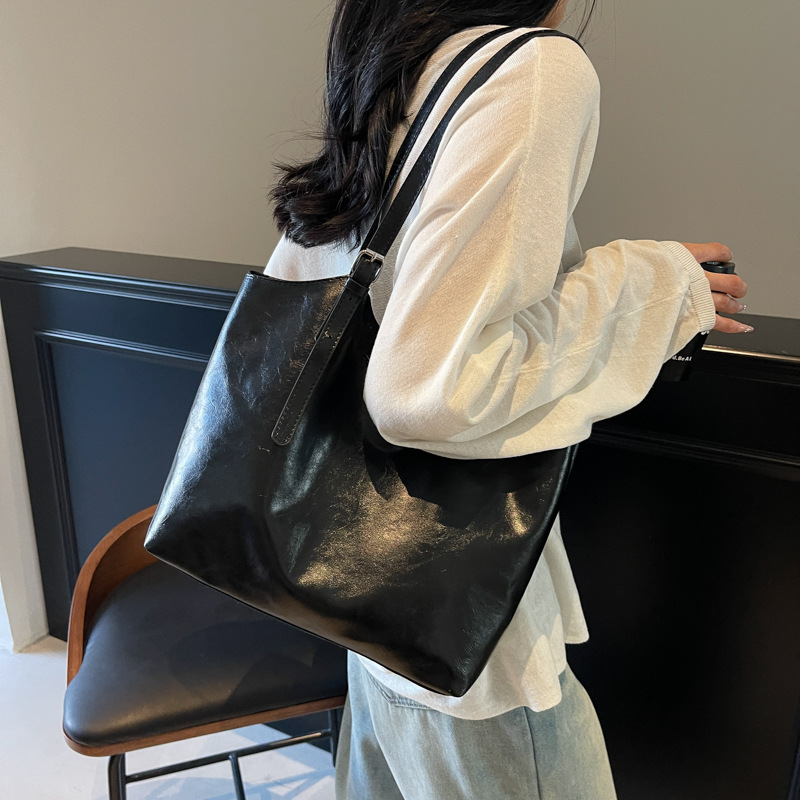 Otoño y invierno nuevo tipo de piel de cera de gran capacidad tote bag para mujeres de alta calidad de viaje al trabajo tote bag para mujeres 2024 tote bag