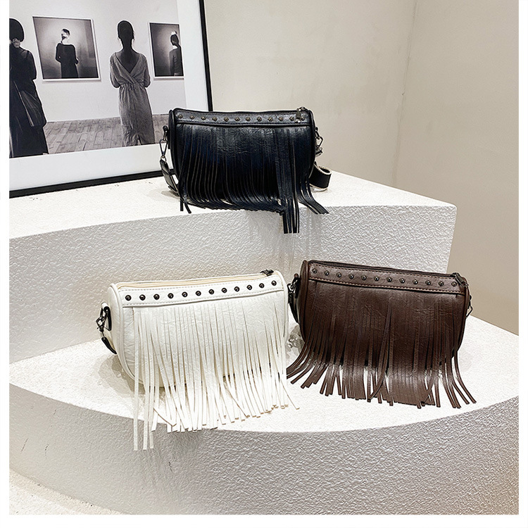 Women's Small Pu Leather Solid Color Streetwear Tassel Zipper Underarm Bag display picture 2