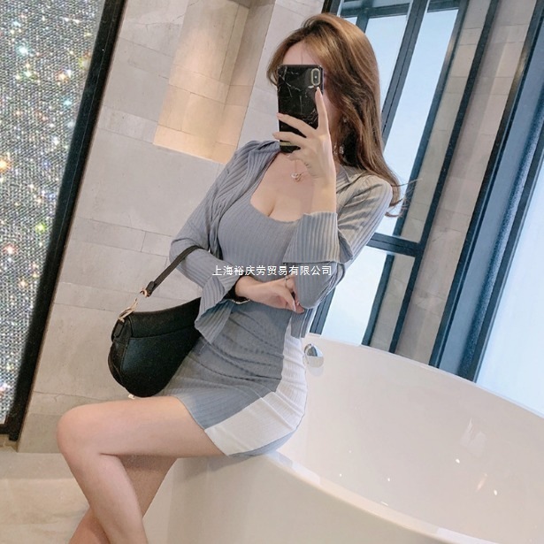 两件套女春秋新款时尚长袖开衫连帽外套包臀背心连衣裙套装裙