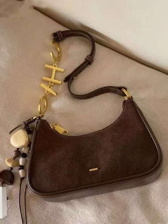 Qadın çiynində və çarpaz asılan mat çanta, payız-qış modeli