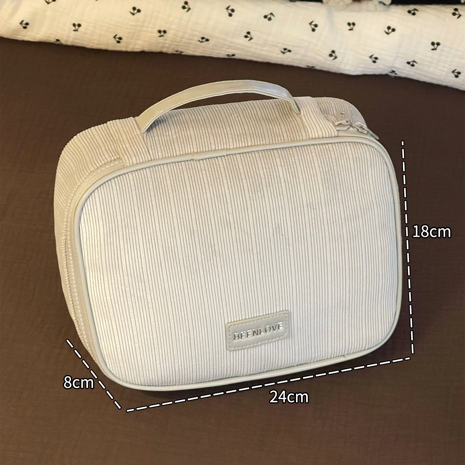 Bolsa de maquillaje portátil multifuncional de gran capacidad 2025 nueva división de viaje impermeable de mano para almacenar cosméticos para lavar