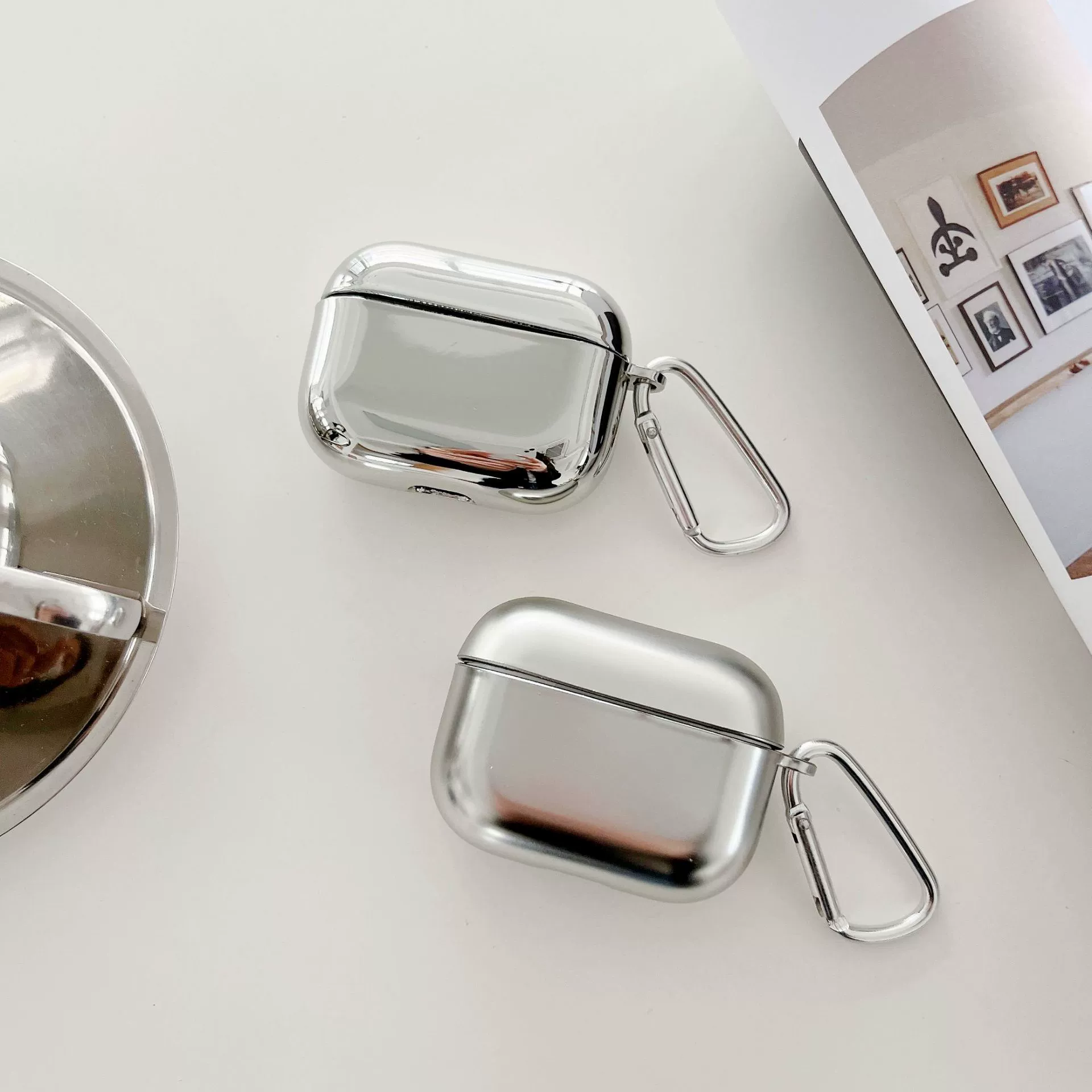 Защитный чехол для Apple AirPods (совместим: 1/2/3/Pro/Pro2/4/Pro3), серебристое зеркало или матовое, карабин