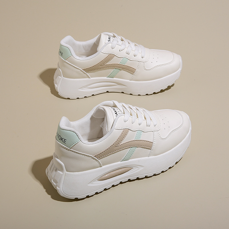 Zapatillas de cuero casuales de altura de suela gruesa para mujer otoño todo-fósforo nuevo estilo de suela suave zapatos deportivos ligeros antideslizantes zapatos blancos